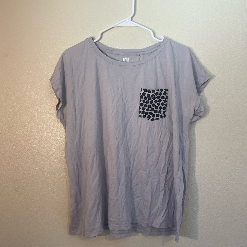 Uniqlo Gray Graphic Pocket T-Shirt
